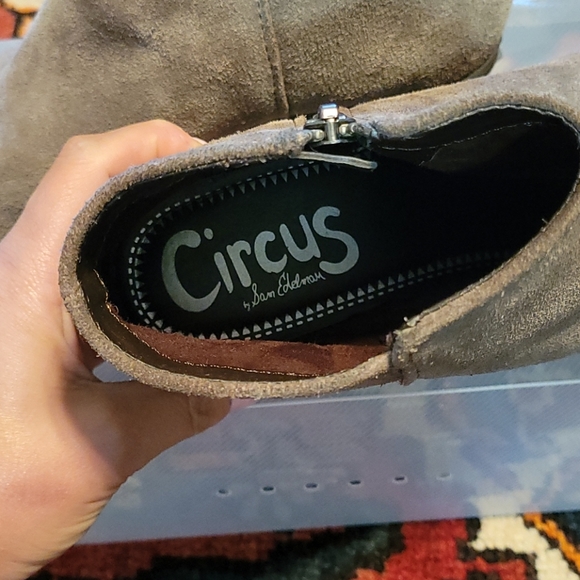 Leather suede booties - Picture 3 of 4